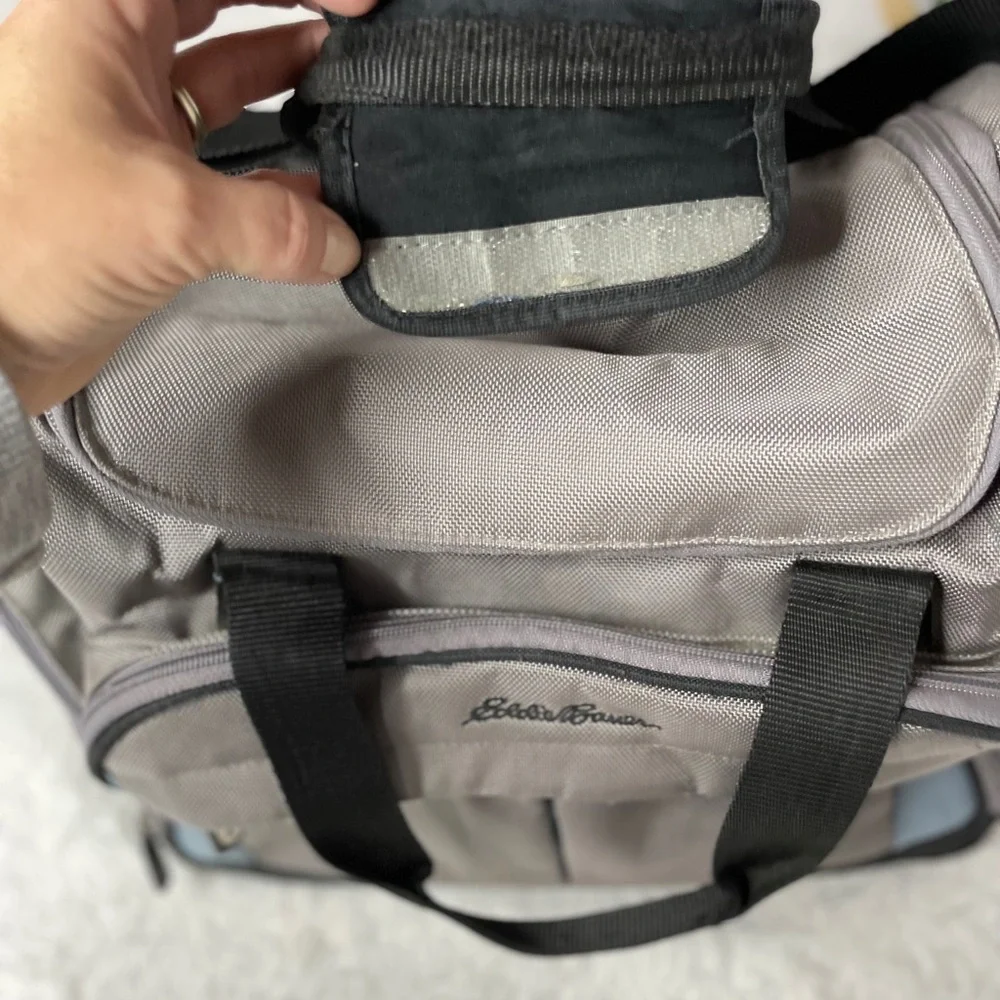 Eddie Bauer diaper bag with many pockets. Duffel.